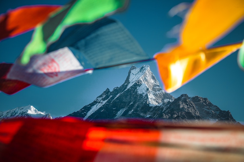 What is the cost of climbing Mount Everest?