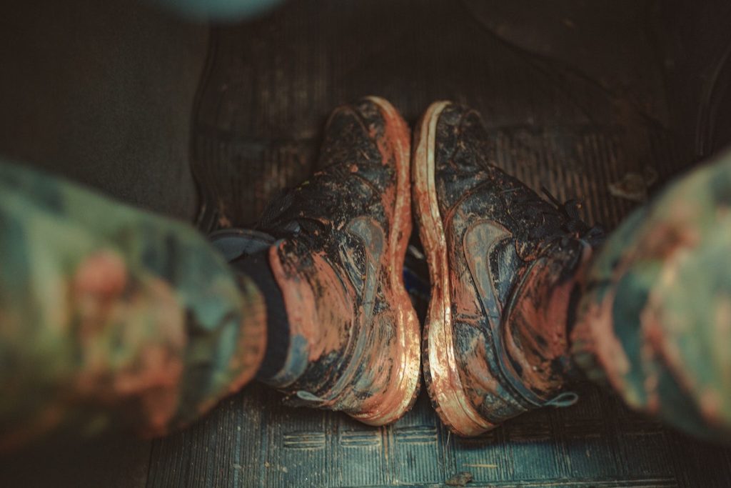 Can you wash hiking boots in the washing machine?